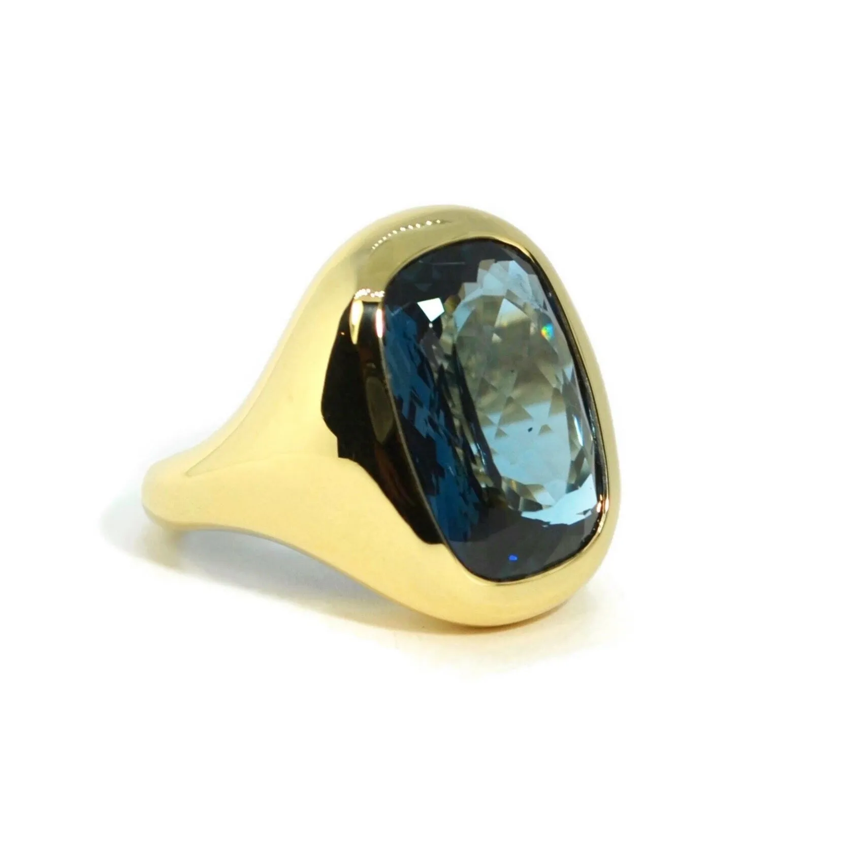 A & Furst - Essential - Cocktail Ring with London Blue Topaz, 18k Yellow Gold