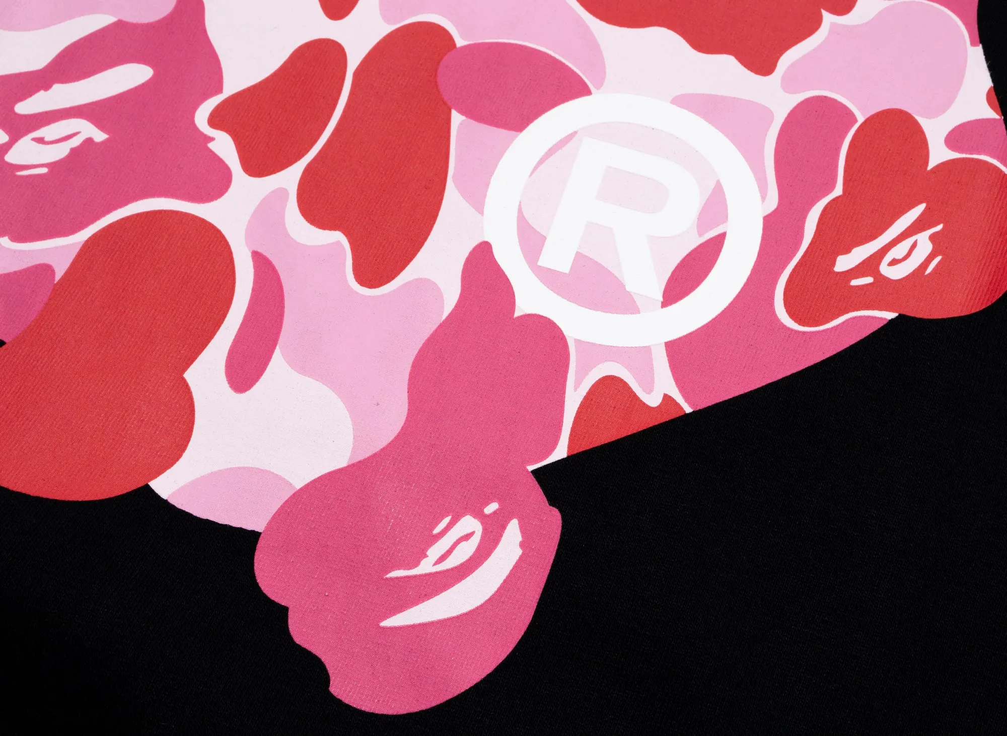 A Bathing Ape ABC Camo Rebuild Big Ape Head Tee in Black/Pink xld