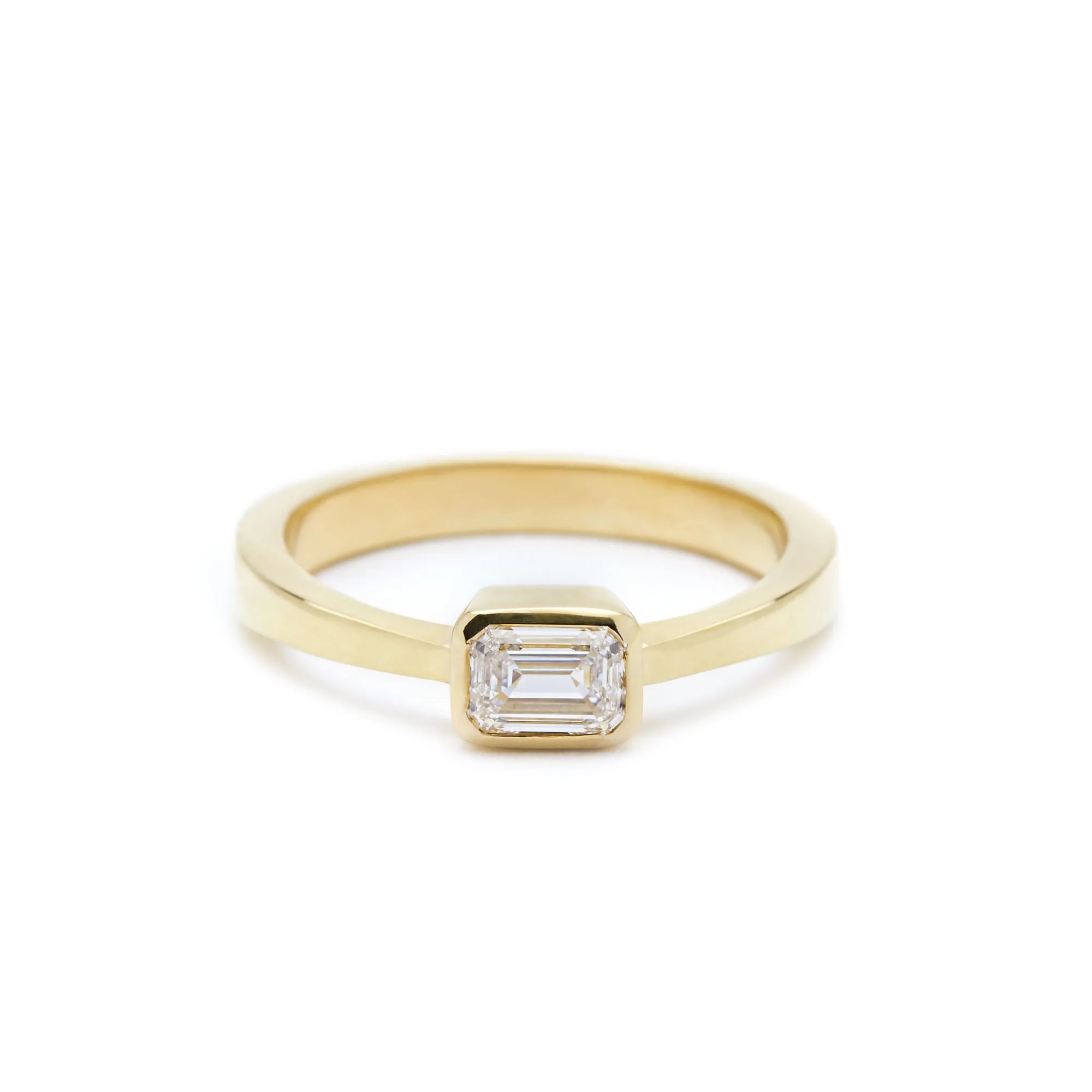 Affinity 18K Gold, Whitegold or Rosegold Ring w. Lab-Grown Diamond