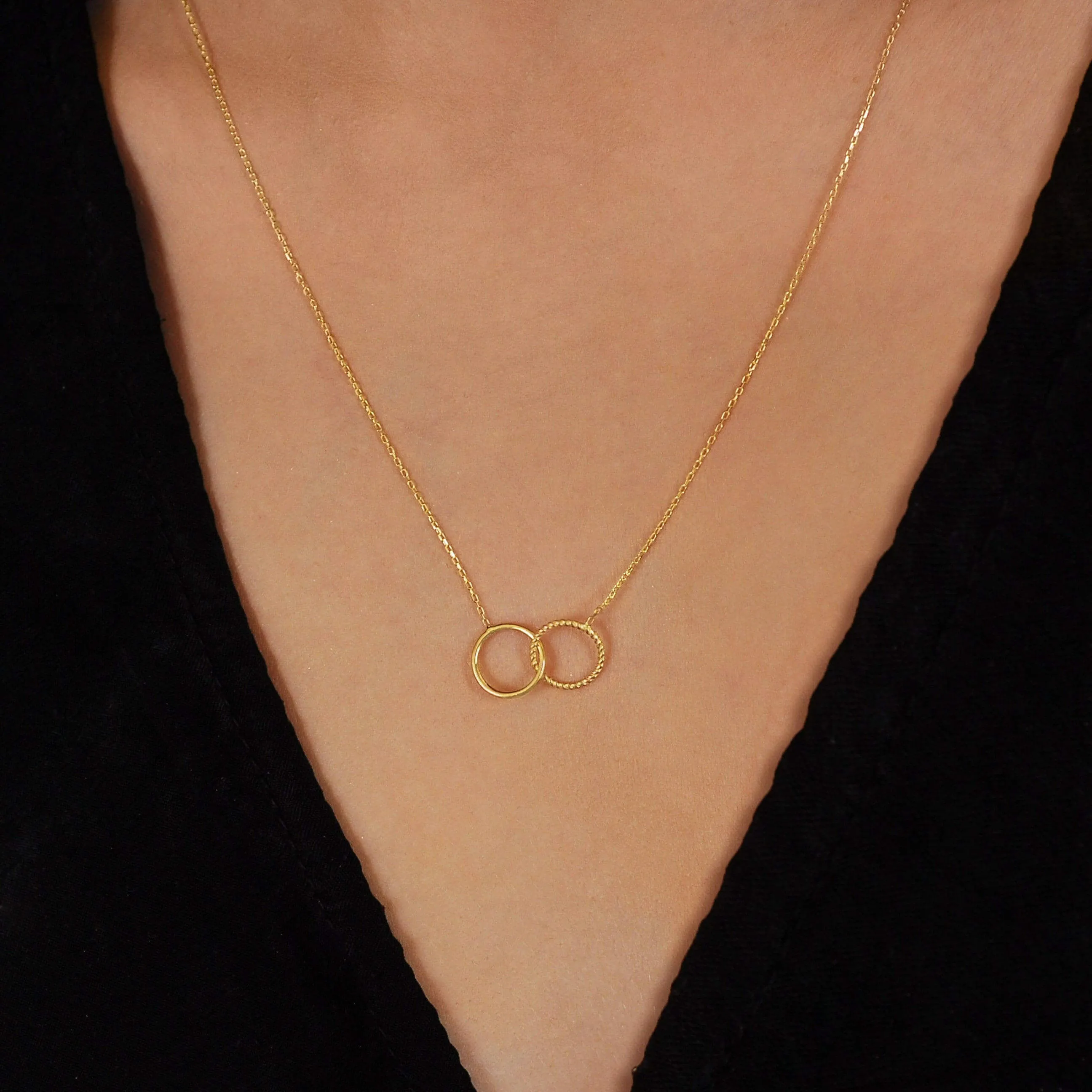 Interlocking Circle Necklace | 14K Solid Gold