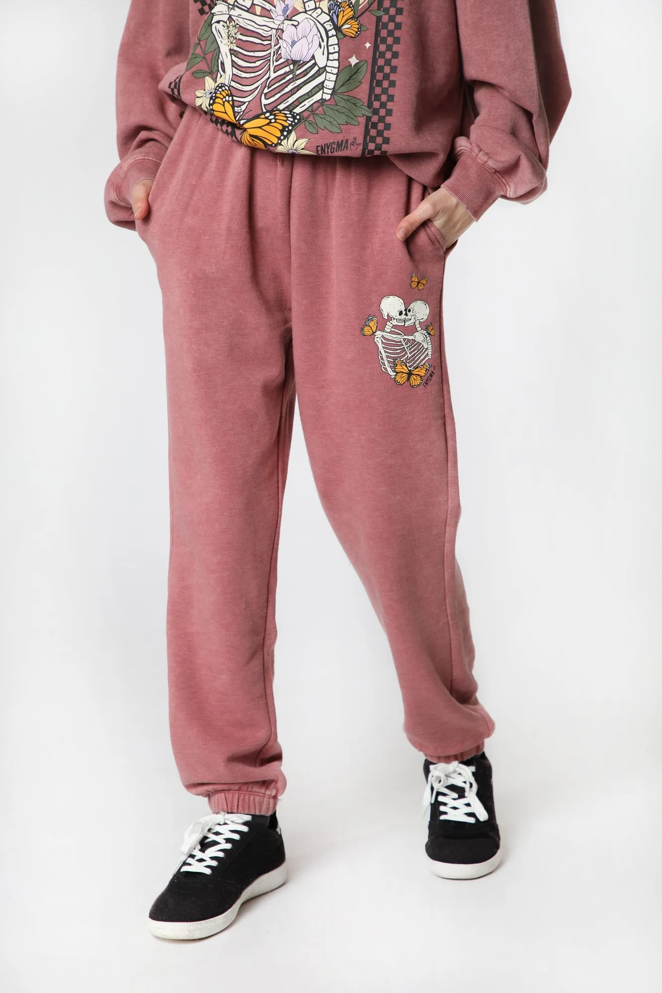 Womens Enygma Skeleton Kiss Graphic Sweatpant